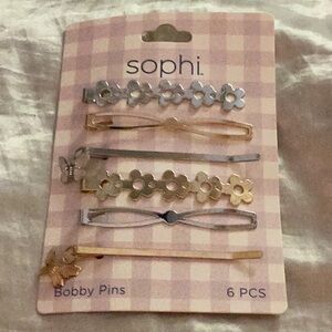 🦋NWT Vibrant Lot of 6 Assorted Hair Clips 
Make Perfect Gift 🦋